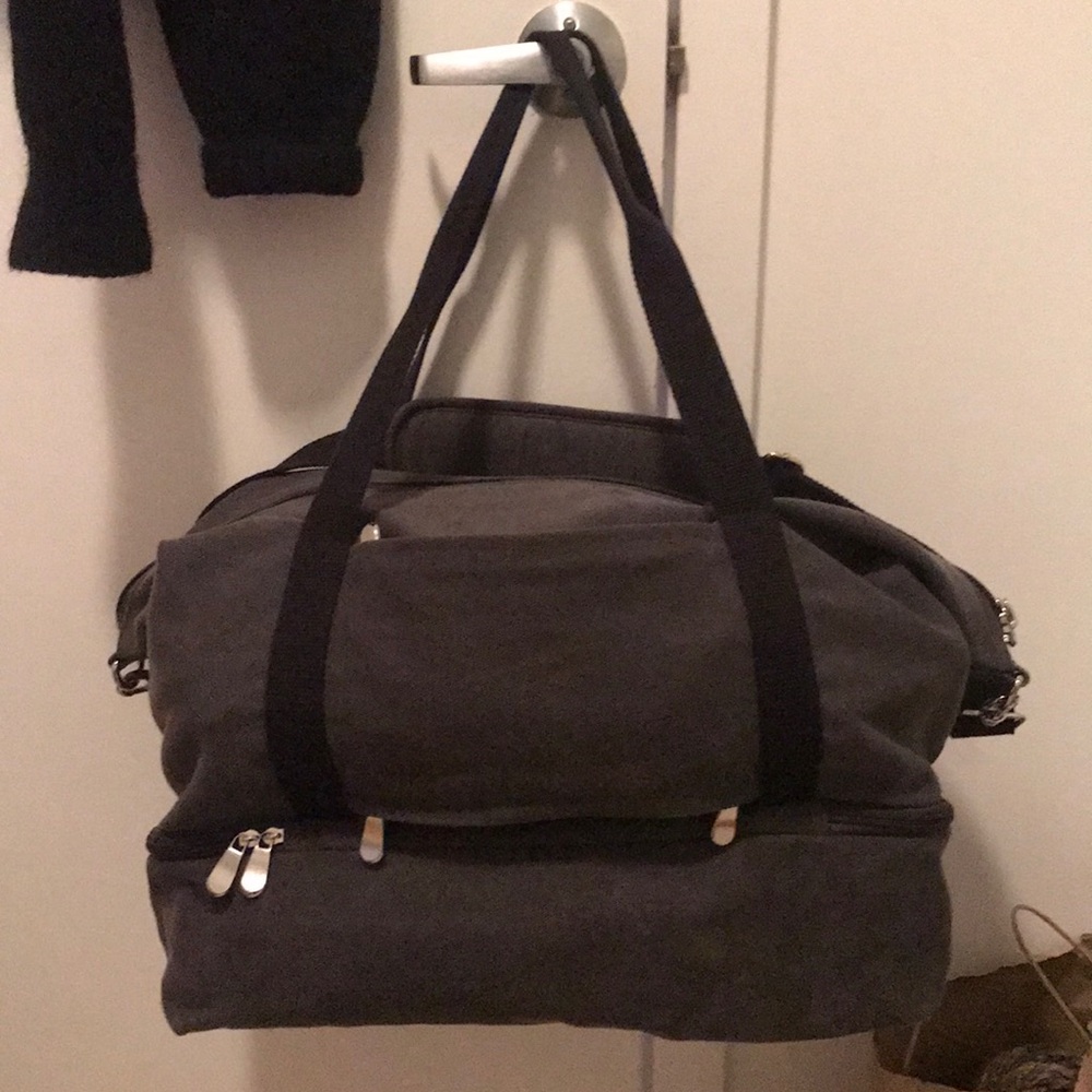 Lo & Sons Catalina Deluxe Small carry on bag